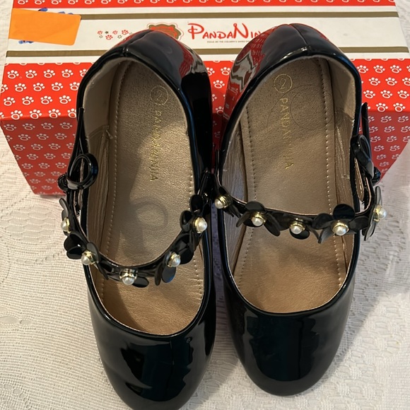 Girls size 2 shoes. - Picture 5 of 5